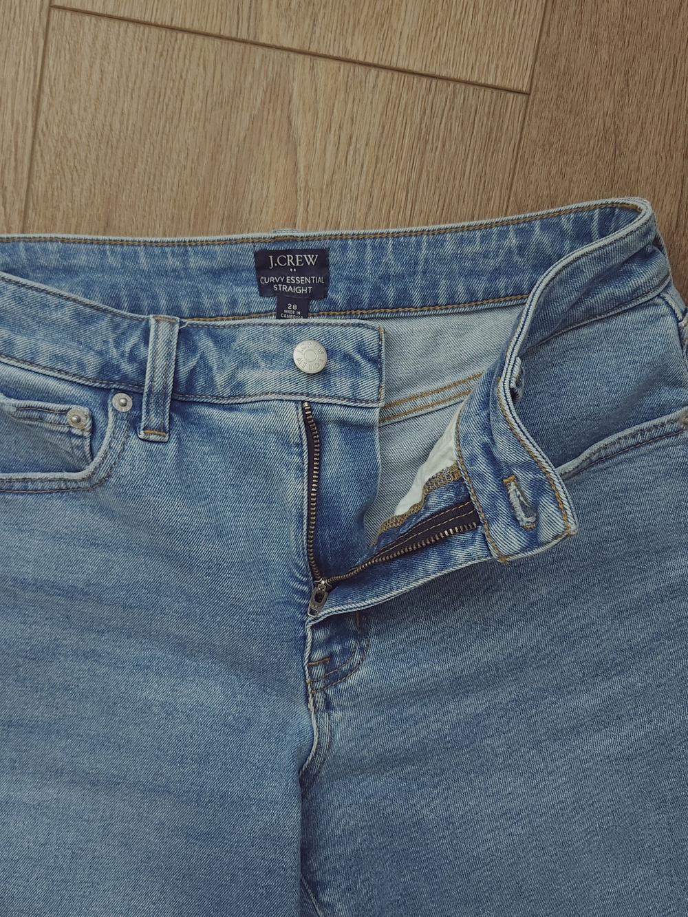 J. Crew Women's High-Rise Light Wash Blue Jeans - Picture 4 of 8